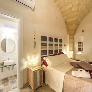 la-luna-in-cortile.lecce-hotels.com/
